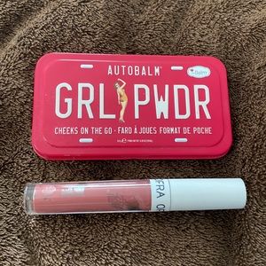 4-color mix & match cheek/blush palette. OFRA lipstick included!